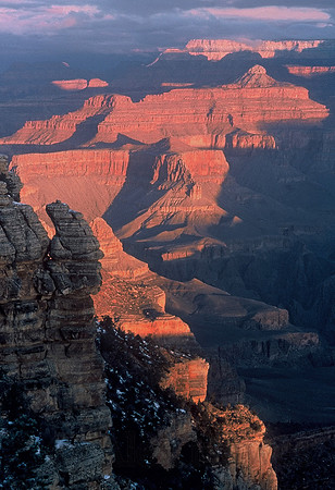 Sunrise, south rim of the Grand Canyon in winter