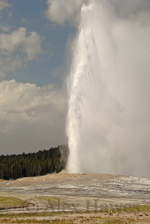 Old Faithful erupting, Yellowstone National Park, Wyoming