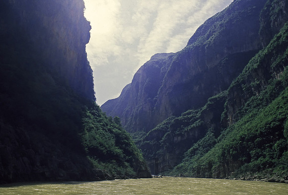 "Little Three Gorges," Daning River, tributary of Yangtze River, central China